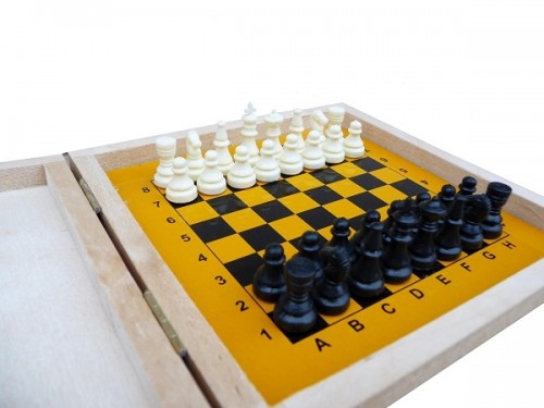Šahs Chess Magnetic koka kastē Nr.140MD mini Ar magnētiem image 1