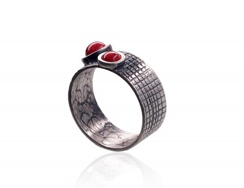 Серебряное кольцо #2101740(Matt+POx-MattBk)_COX, Серебро	925°, оксид (покрытие), Коралл (Имитация) , Размер: 17, 4.4 гр. image 2
