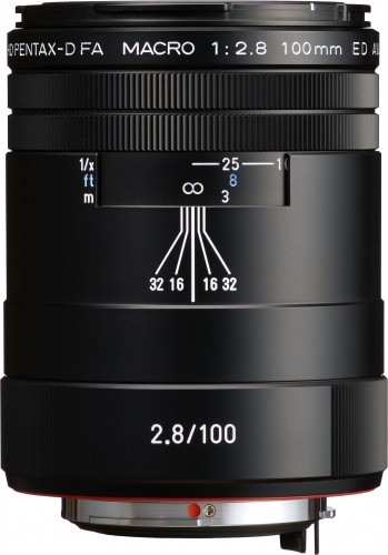 HD Pentax D-FA 100mm f/2.8 Macro ED AW lens, black image 2