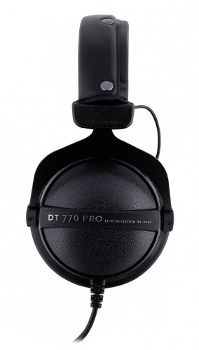 Beyerdynamic DT 770 Pro Black Limited Edition - closed studio headphones image 2
