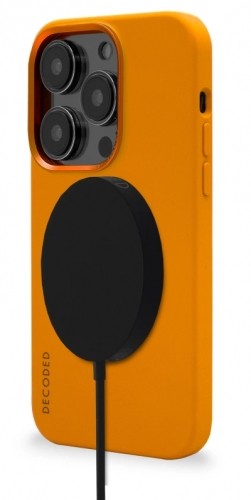 Decoded Silicone Case with MagSafe for iPhone 14 Pro - orange image 2