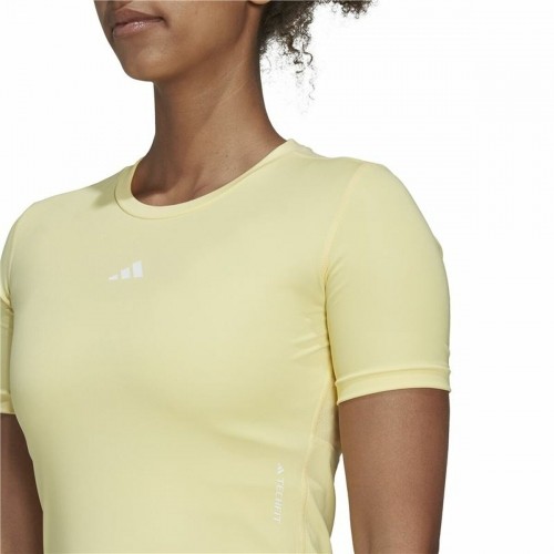 Sieviešu Krekls ar Īsām Piedurknēm Adidas Techfit Training Dzeltens image 4