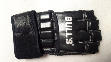 BULL`S MMA Боевые перчатки MF-6002
