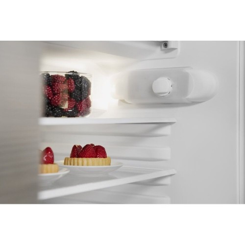 Iebūvējams ledusskapis Whirlpool Arg 590/A+ image 3