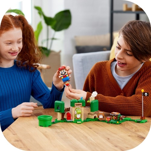 71406 LEGO® Super Mario Yoshi’s Gift House Expansion Set image 5