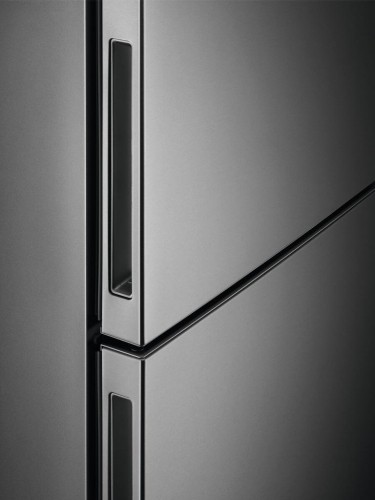 Electrolux ledusskapis ar saldētavu apakšā, 186 cm, balts - LNC7ME32X3 image 4