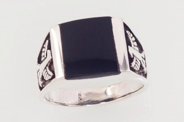 Серебряное кольцо #2101587(POx-Bk)_ON, Серебро 925°, оксид (покрытие), Оникс, Размер: 20, 9 гр.