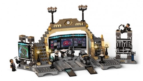 LEGO 76183 DCU: Batcave Duel with Riddler Konstruktors image 3
