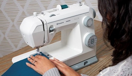 Husqvarna Onyx 15 sewing machine image 4