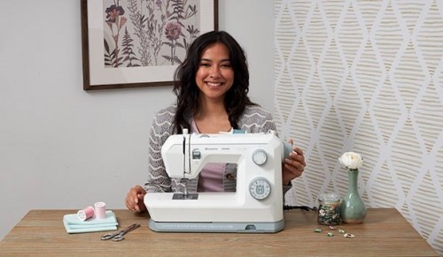 Husqvarna Onyx 15 sewing machine image 5