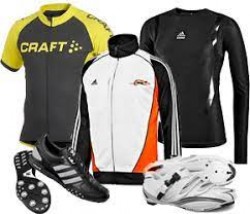 Спортивная одежда и обувь image